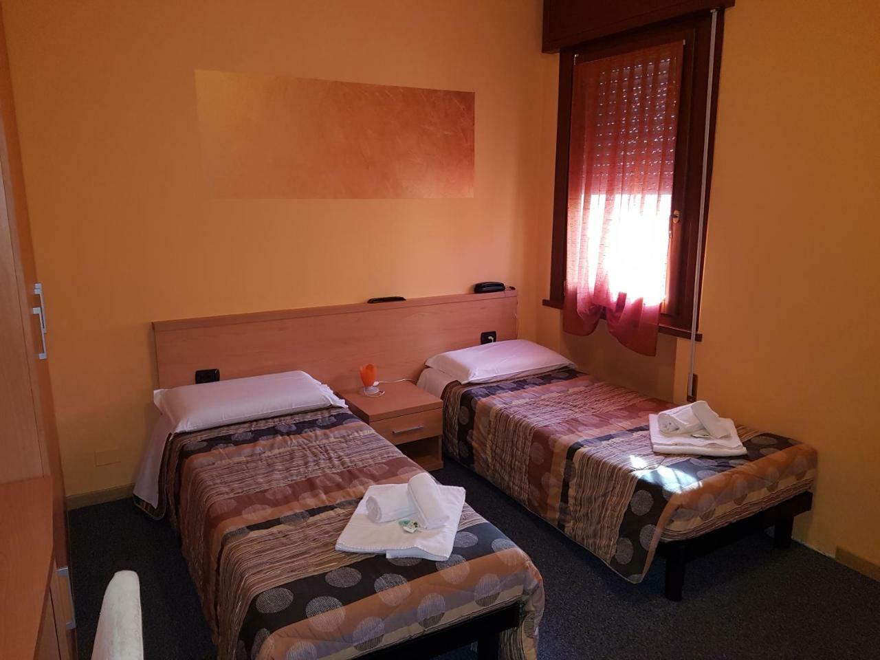 Albergo Ristorante Al Gallo Sanguinetto Екстер'єр фото